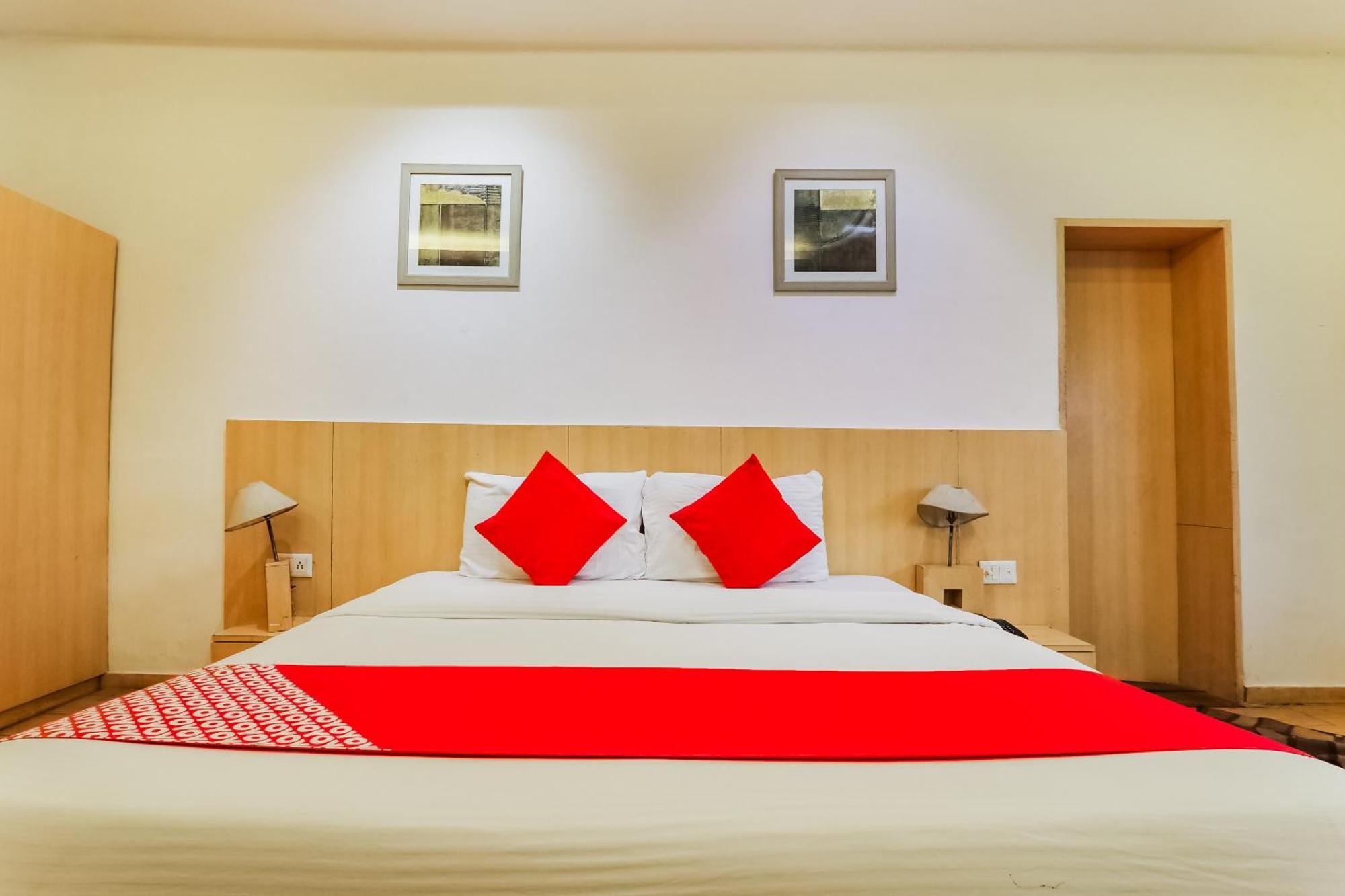 Hotel Sita Kiran Bareilly Ngoại thất bức ảnh