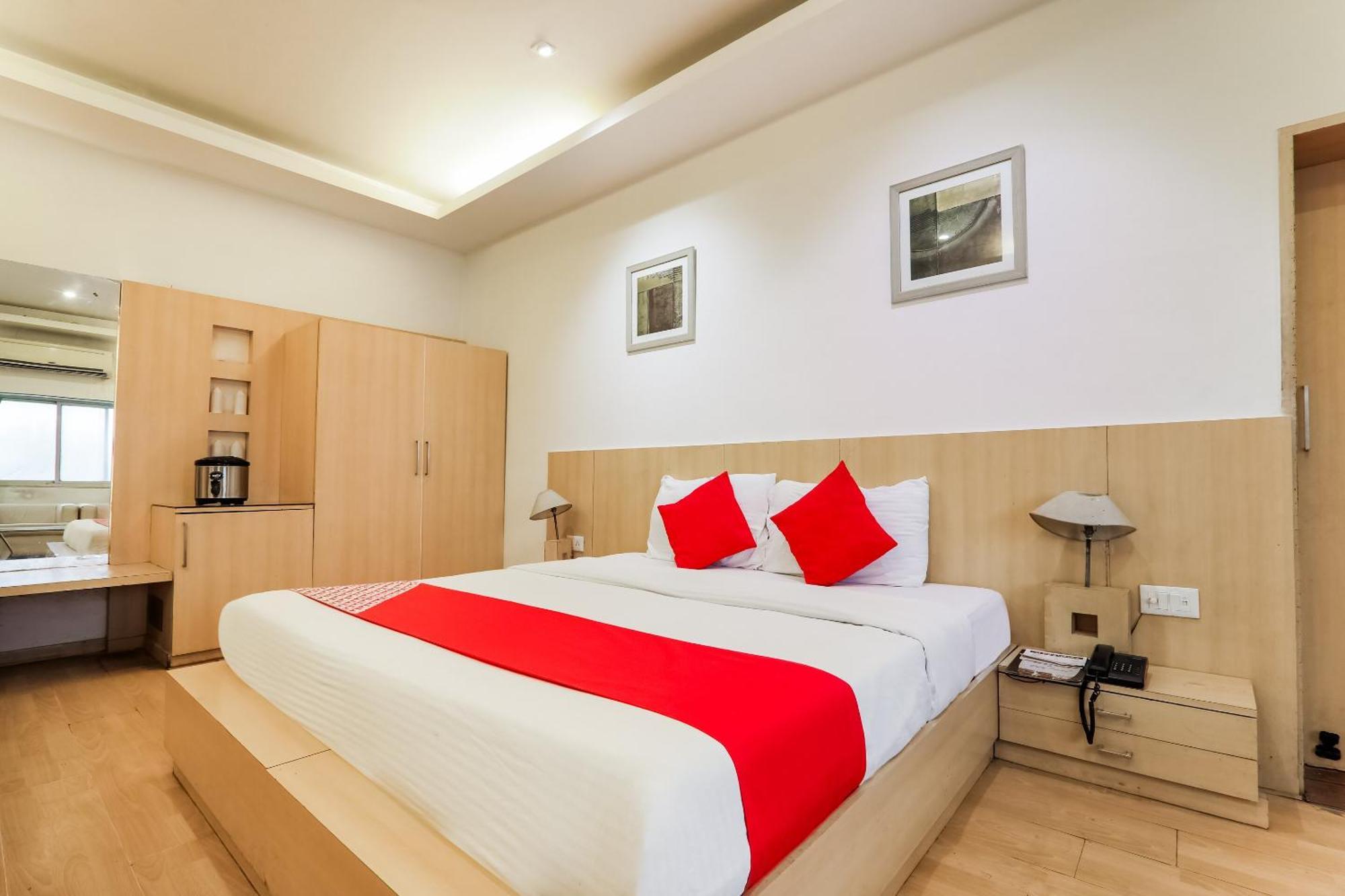 Hotel Sita Kiran Bareilly Ngoại thất bức ảnh