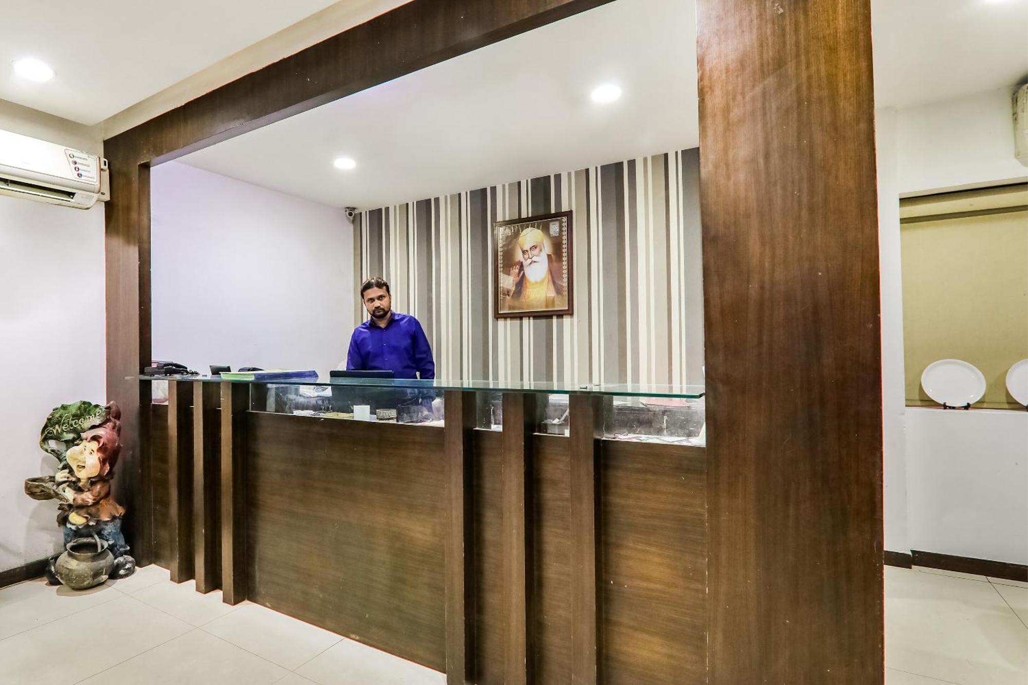 Hotel Sita Kiran Bareilly Ngoại thất bức ảnh