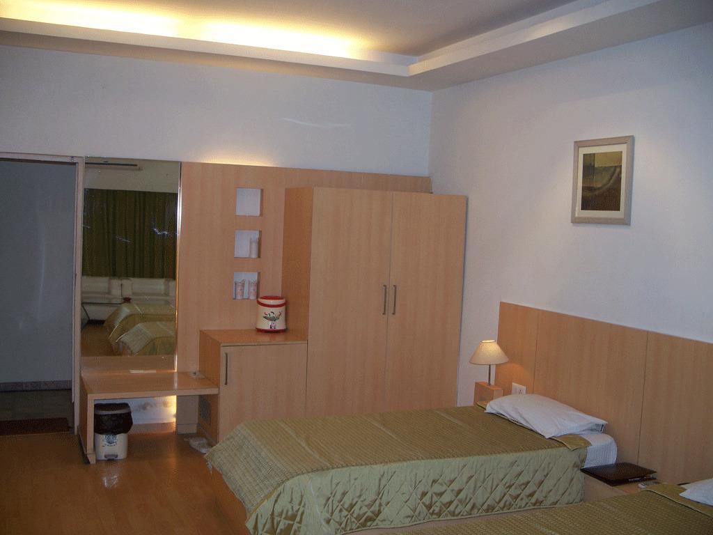 Hotel Sita Kiran Bareilly Ngoại thất bức ảnh